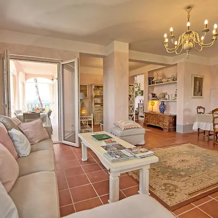 Casarosa Di Mariasole By Posarellivillas *
